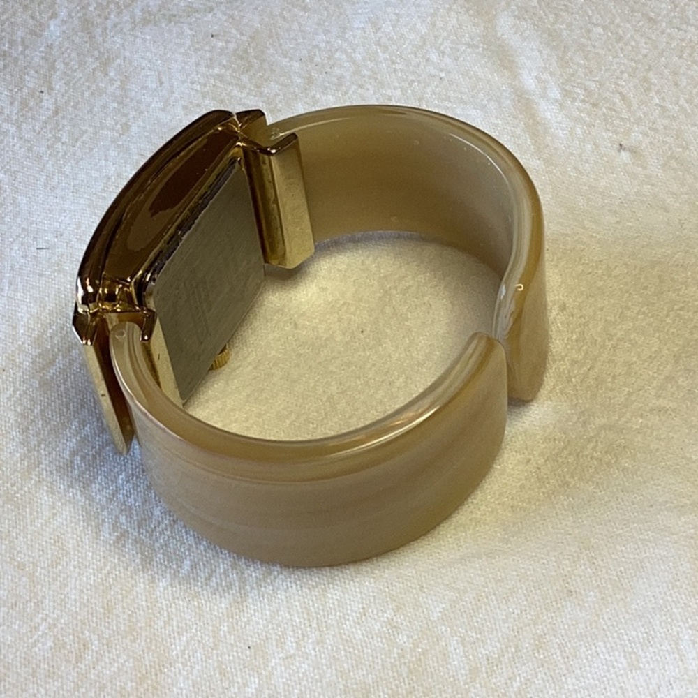 4 Watches & a Bracelet - Picture 10 of 16